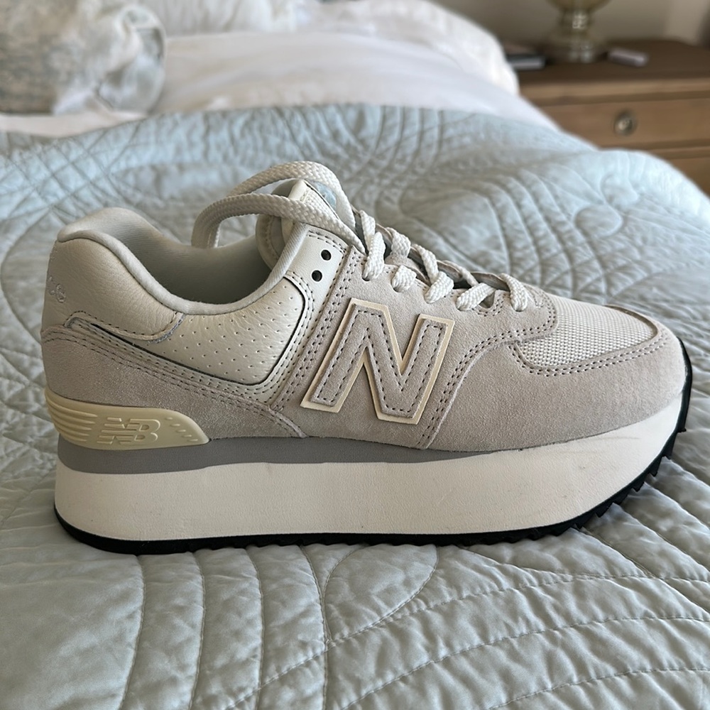Women’s New Balance 574 platform